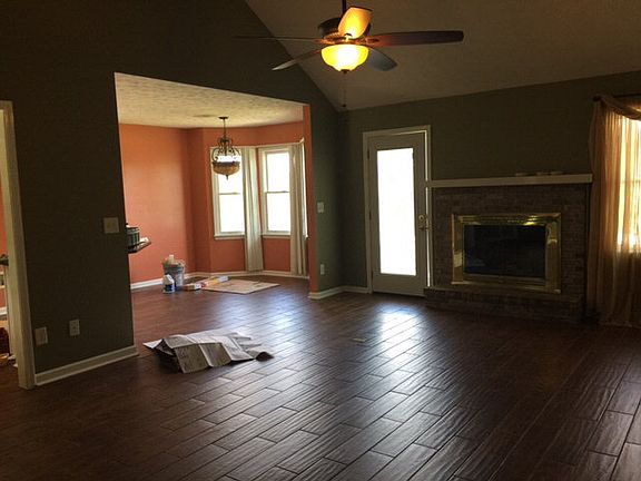 4th image of 843 Lee Road 425