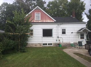 1151 Daggett St, Marinette, WI 54143