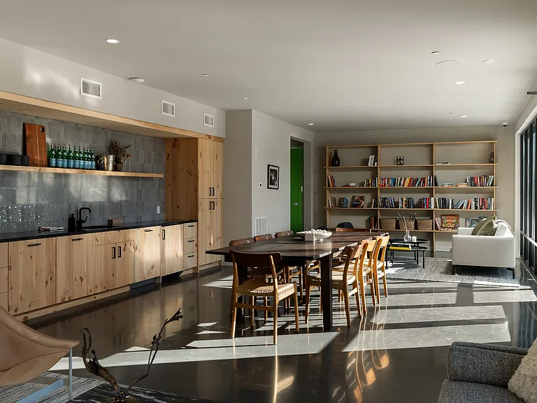 Courtyard Lounge Room
