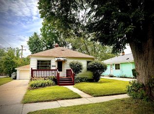 4101 W Kiehnau Ave, Milwaukee, WI 53209