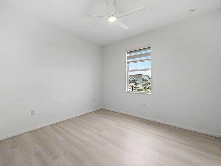 4440 Longwood Lake Sq — Photo 20