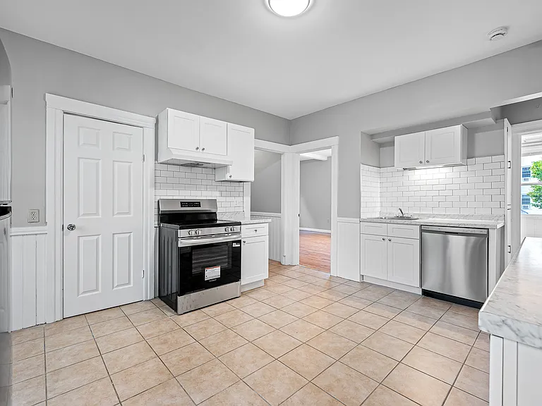 51 King Philip Rd #1 — Photo 16