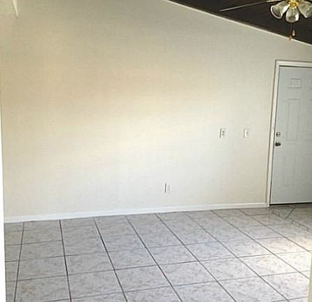 3rd image of 387 Glenwood Dr