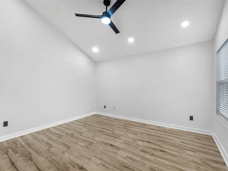 18503 Willow Moss Dr — Photo 9