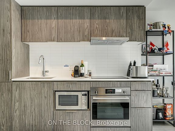 4th image of 60 Shuter St #2803