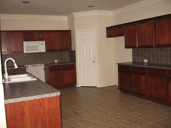 2nd image of 6 Pinedale Ct