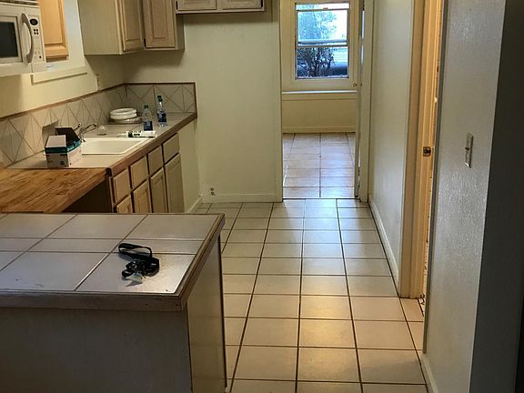 3rd image of 530 Patchett St