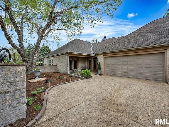 3rd image of 11116 N Oakwood Dr