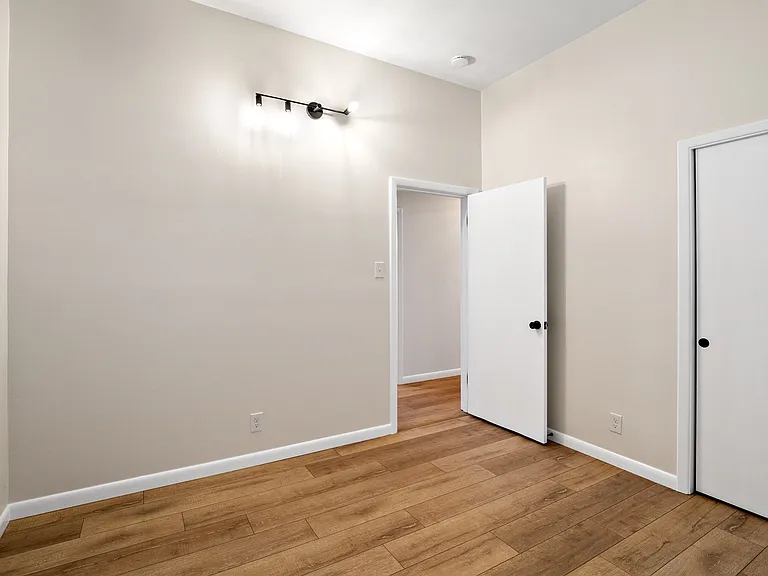12215 Blackhall Dr — Photo 21