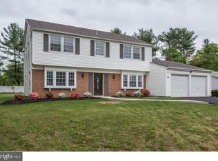 93 Triangle Ln, Willingboro, NJ 08046