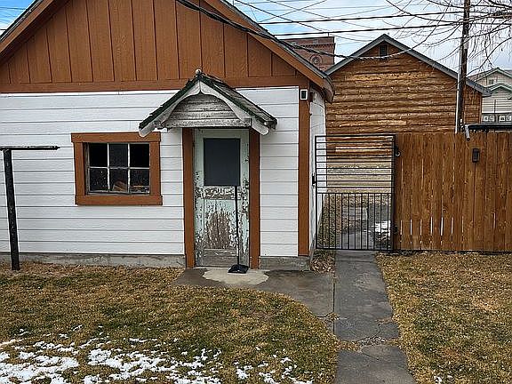 3rd image of 1204 E 3rd St
