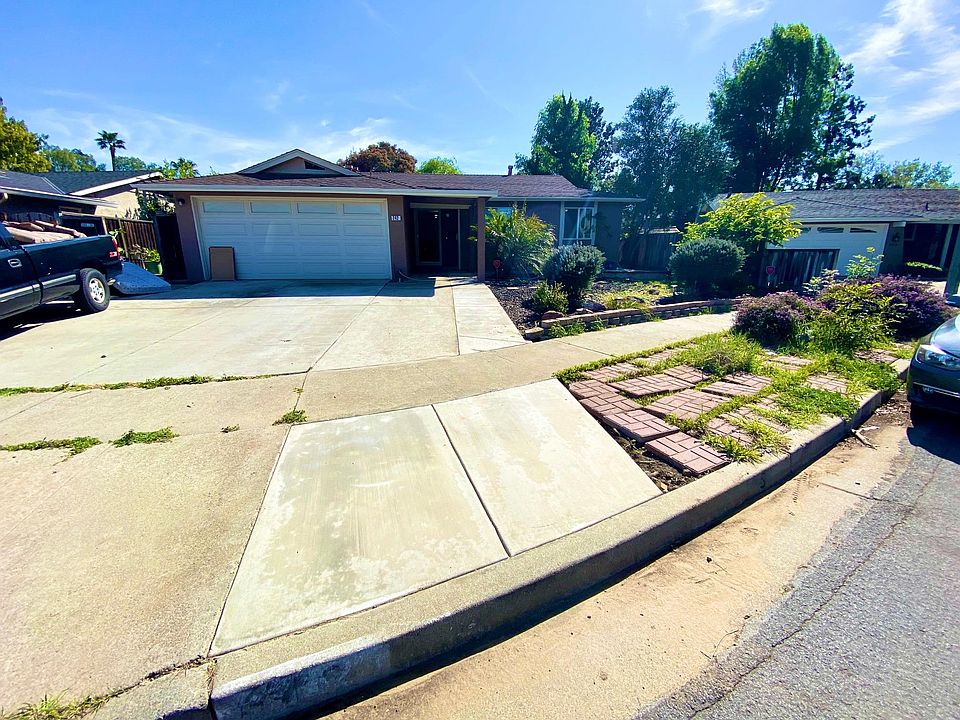 1st image of 242 Canmore Ct