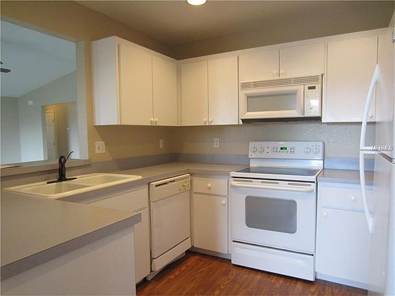 4th image of 943 Highland Crest Cir