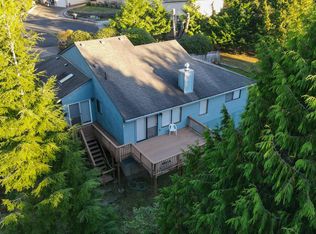 1560 SW Ocean Ct, Waldport, OR 97394
