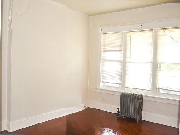 3rd image of 1521 Hamilton Ave