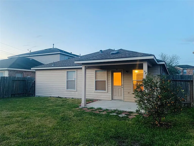 19319 Christine Crossing Dr — Photo 14