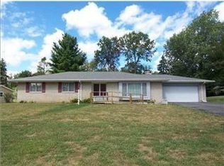 19181 Strawberry Hill Rd, South Bend, IN 46614