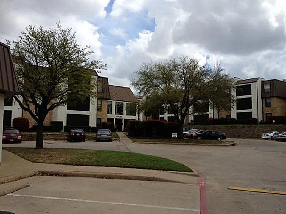 2 bed, 1.5 bath, 1000 sqft, $1,400 — Photo 2
