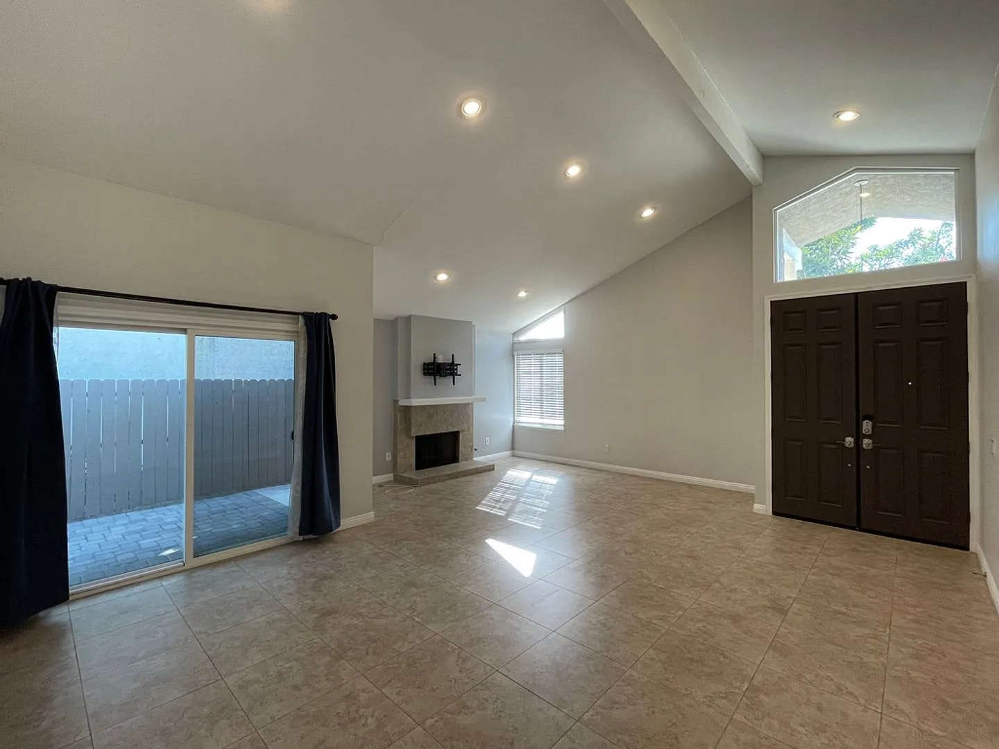 3 bed 2 bath fully renovated home near park and school — Photo 4