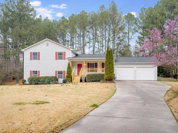 672 Champagne Trl, Dalton, GA 30721