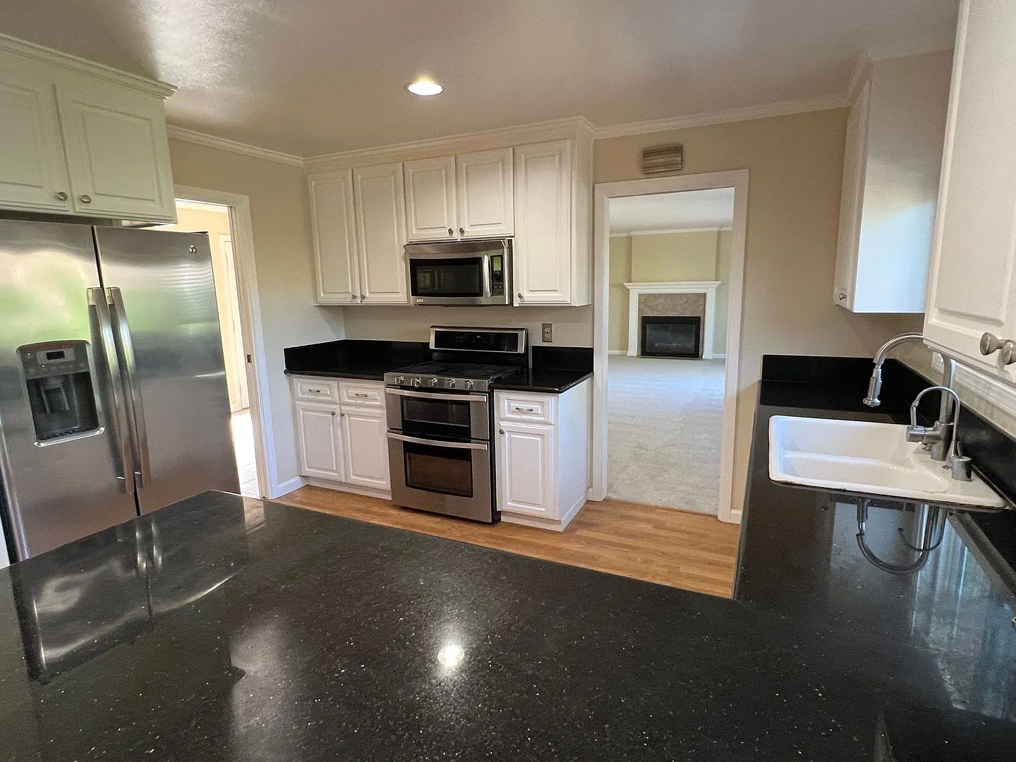 Spacious 3 Bedroom 2 Bath Home in Almaden! — Photo 3