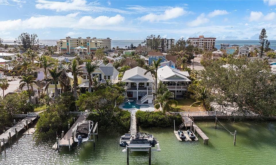 1st image of 12112 Lagoon Ln