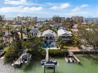 12112 Lagoon Ln, Treasure Island, FL 33706