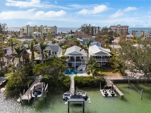 12112 Lagoon Ln, Treasure Island, FL 33706