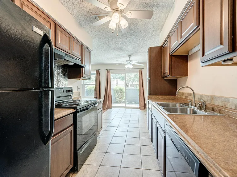 632 Timberline Dr — Photo 11