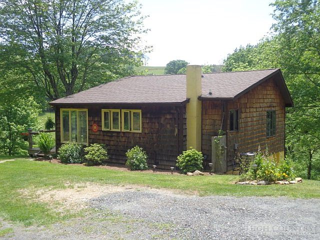 1st image of 807 Quail Hollow Road