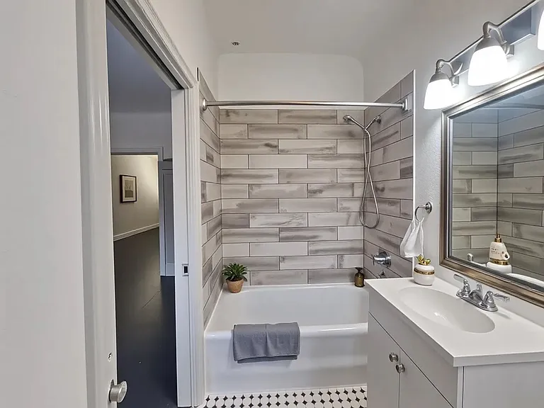 Historic Elegance, Move-In Ready Comfort Special Incentive for Immediate Move-In — Photo 12