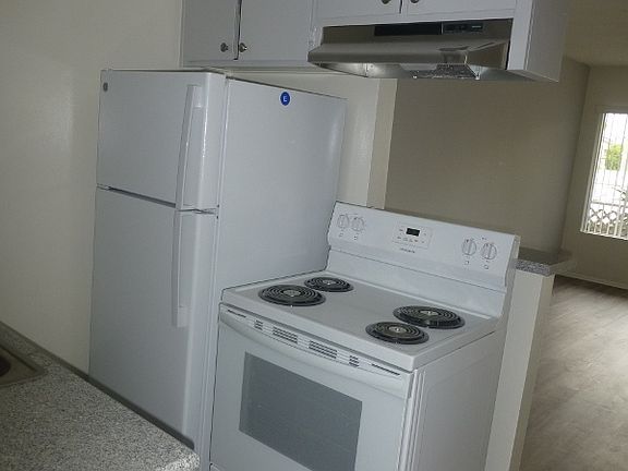 3rd image of 11932 Courtleigh Dr #8
