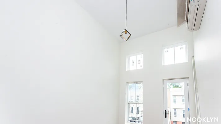 Rented by Nooklyn NYC LLC | media 39