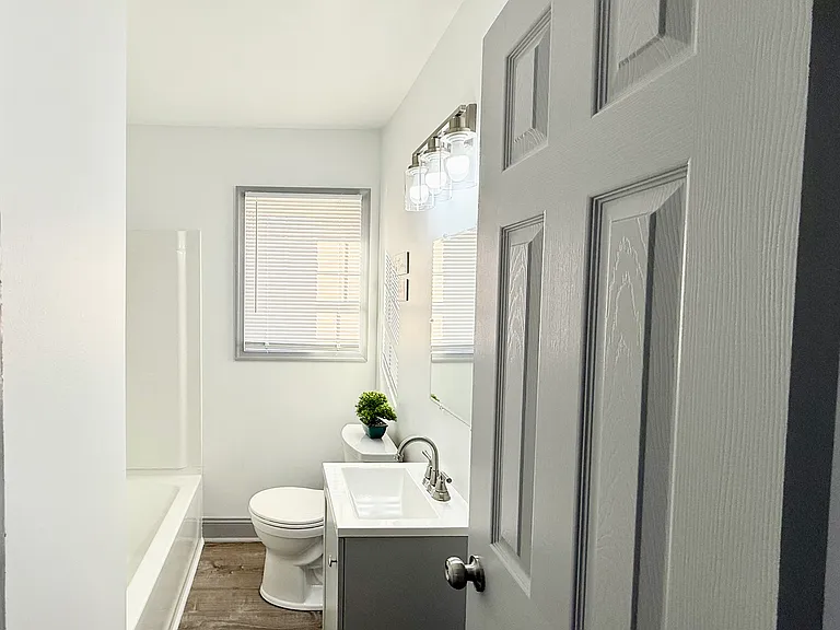 4902 Old Brook Rd #3 — Photo 4