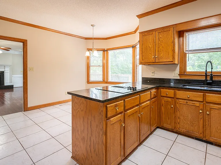 4135 Knollcrest Cir N — Photo 13