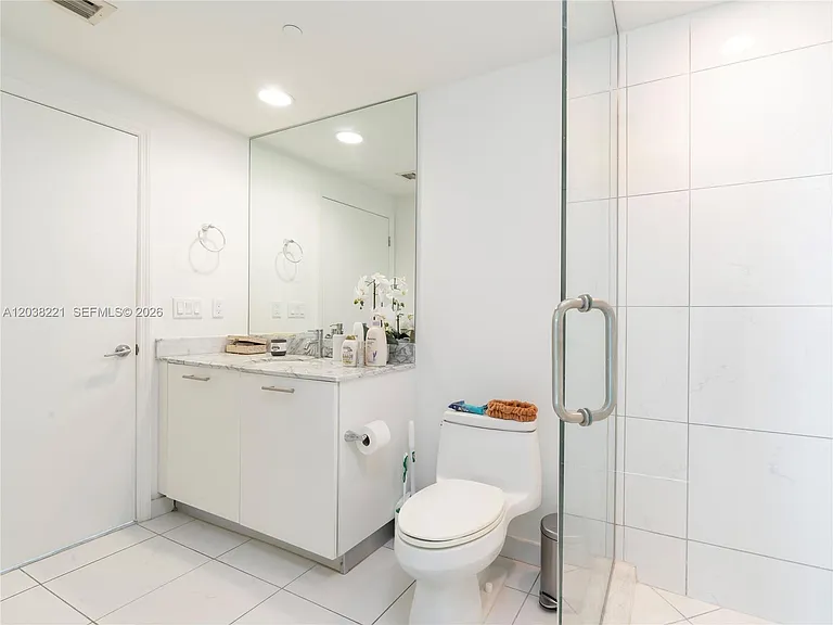 500 Brickell Ave #402 — Photo 9