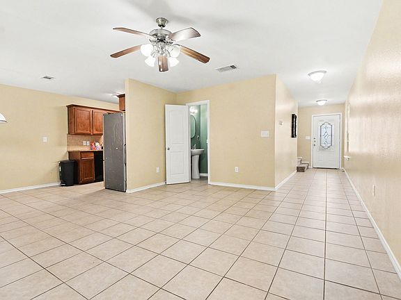 3rd image of 823 Parkplace Rdg