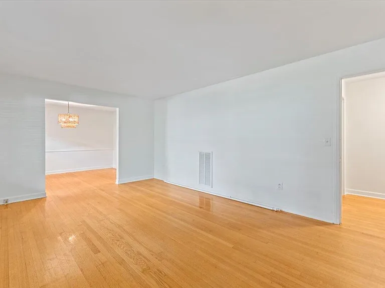 251 Bennett St — Photo 7