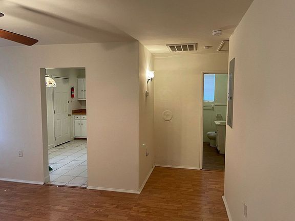 2nd image of 824 White Oak Dr