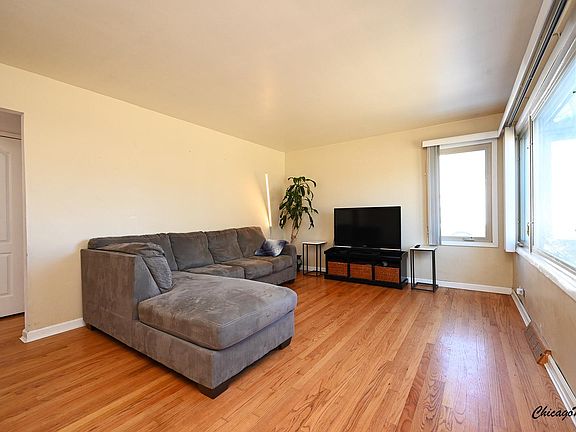 2nd image of 2838 Eisenhower Dr