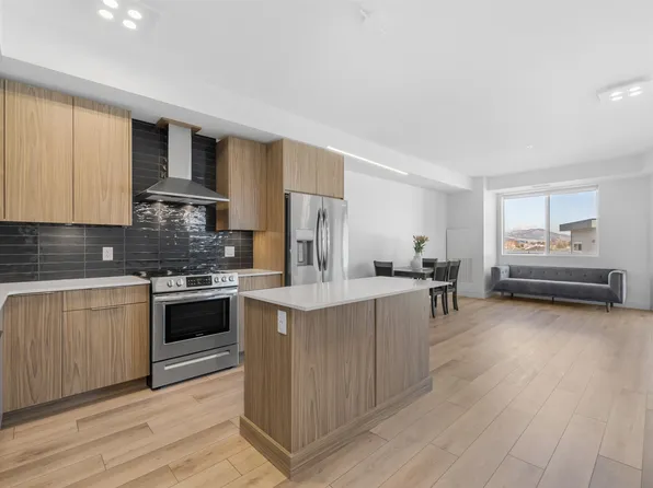 3634 Mission Springs Dr #401B, Kelowna, BC V1W 0C9