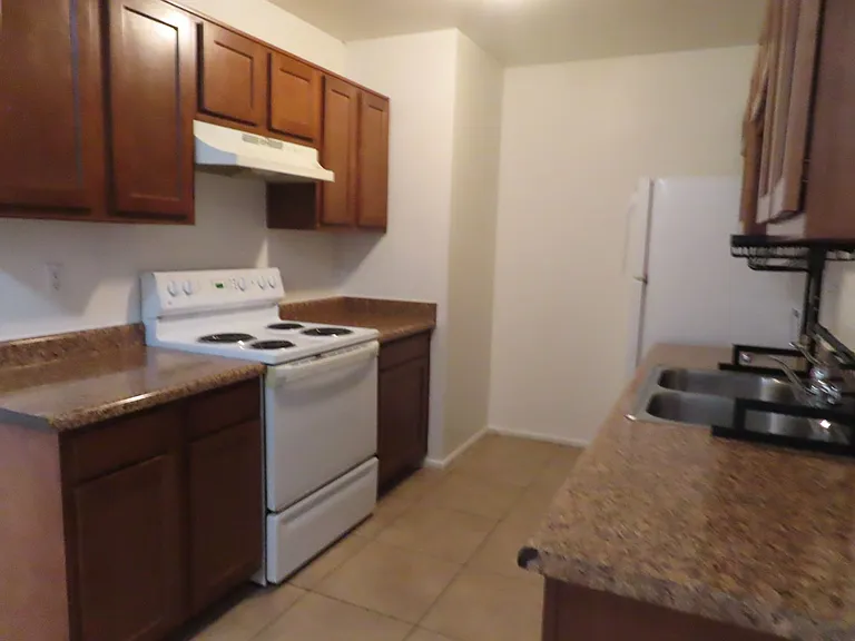 815 E 4th Pl #A — Photo 6