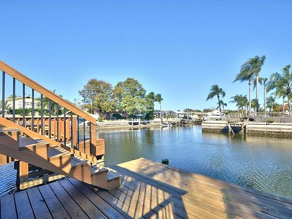 5th image of 8769 Bay Pointe Dr