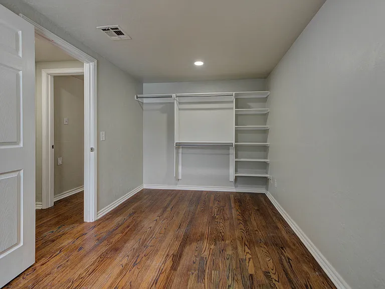 2529 NW 26th St — Photo 37