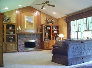 1421 Ambleside Cir, Naperville, IL 60540