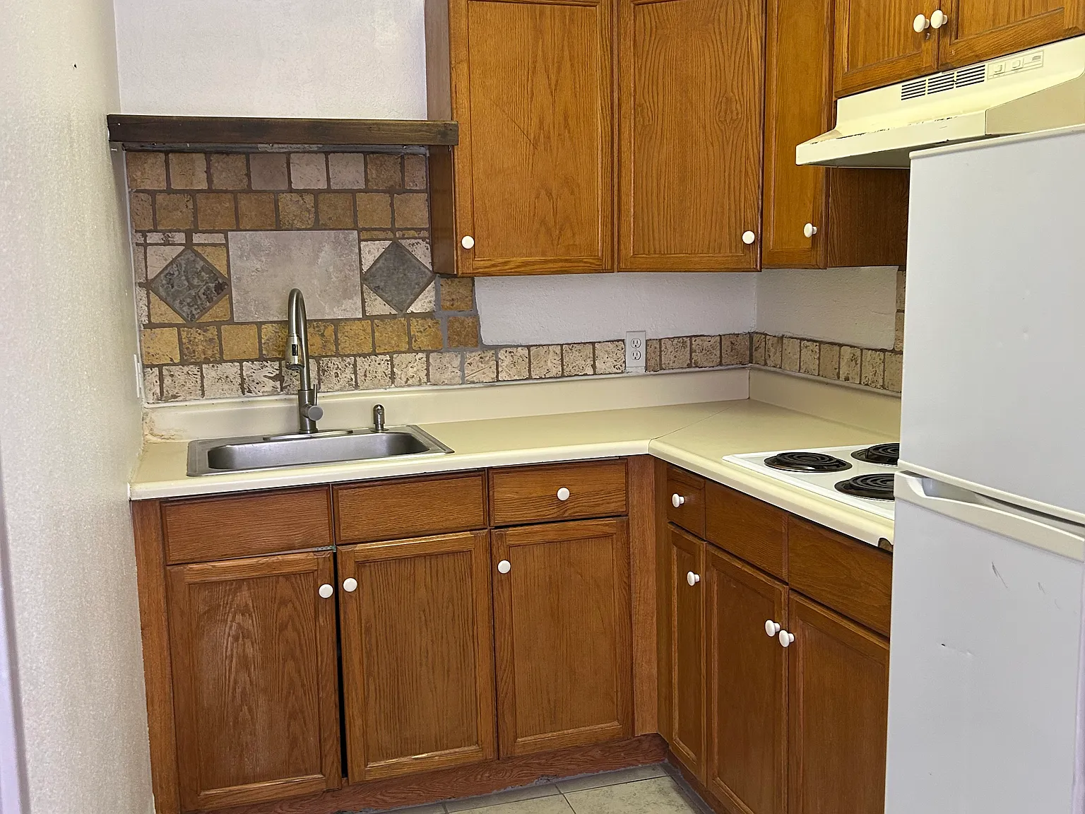 Studio, $895 — Photo 3