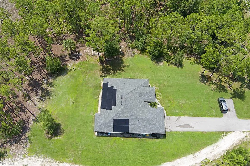 3 bed, 2.0 bath, 1713 sqft, $3,200 — Photo 3