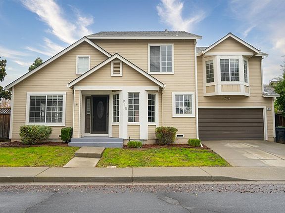 2nd image of 915 Beechwood Circle