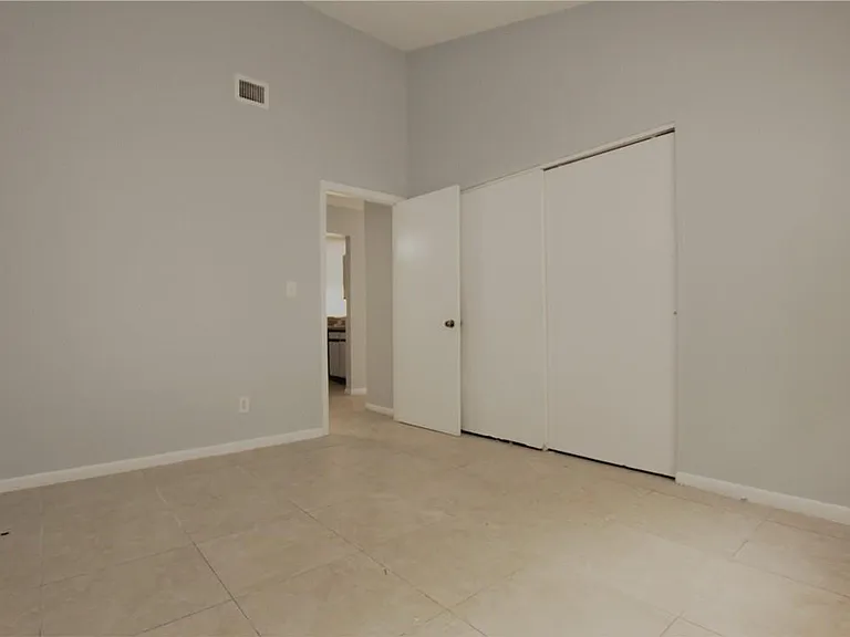 3413 NW 44th St #201 — Photo 18
