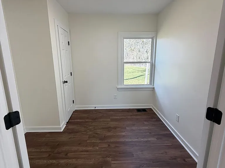236 Lakeview Dr — Photo 12